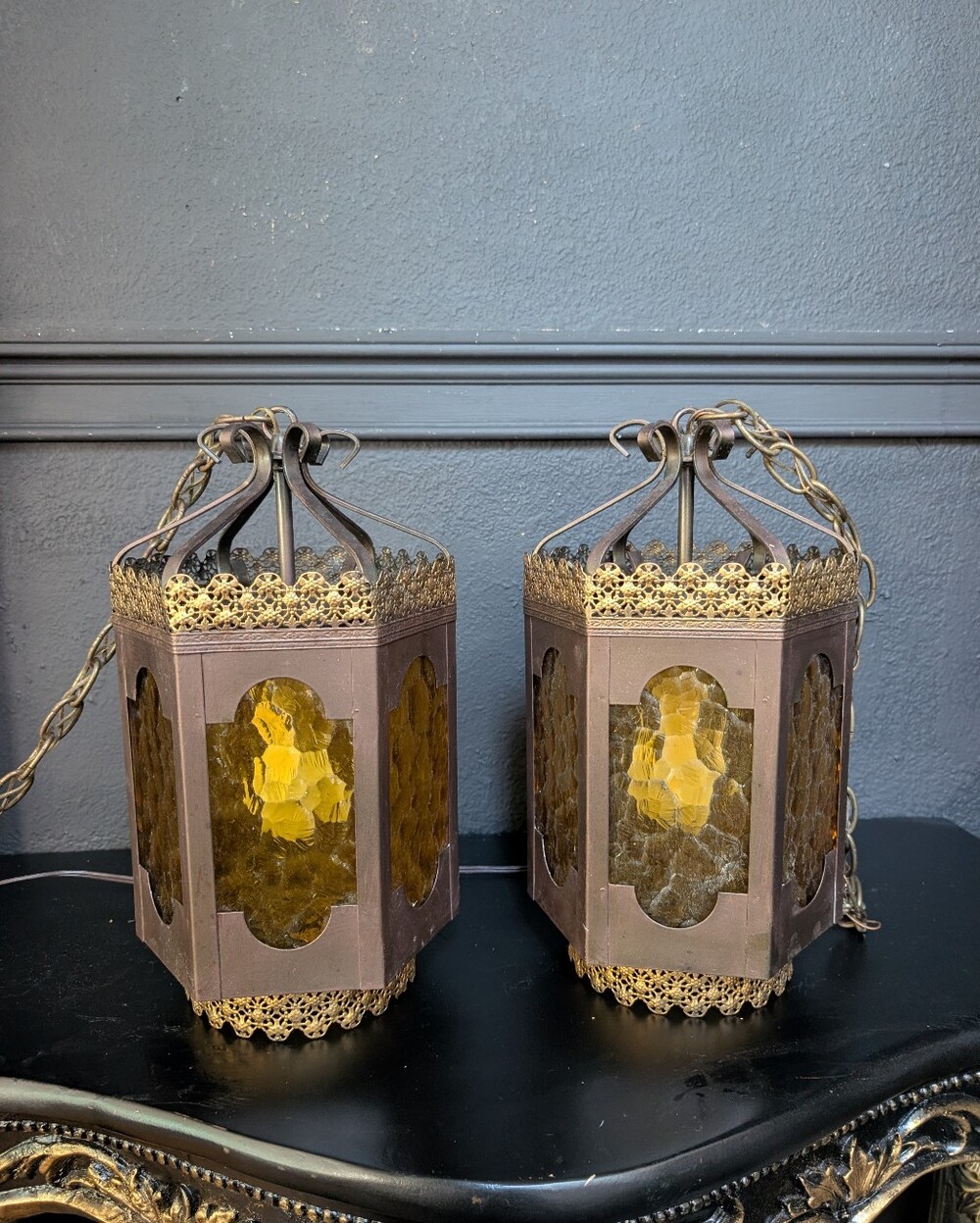 Vintage, Set of 2, Carson Lighting Amber Slag Glass Swag Lamp/ Ceiling light